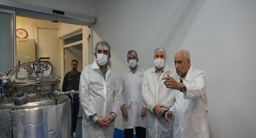 بازدید معاون توسعه مدیریت و منابع سازمان دامپزشکی کشور از شرکت واکسن‌سازی پسوک